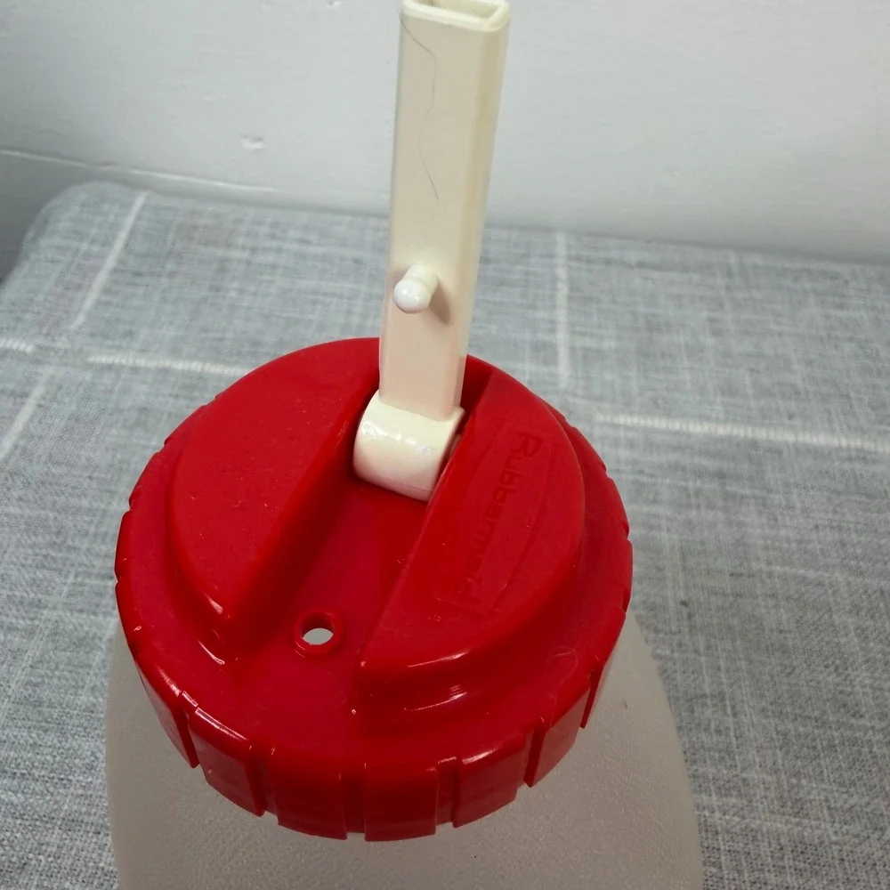 Rubbermaid Sippin Saver Bottle‎ 1 Pint Red Straw Lid New